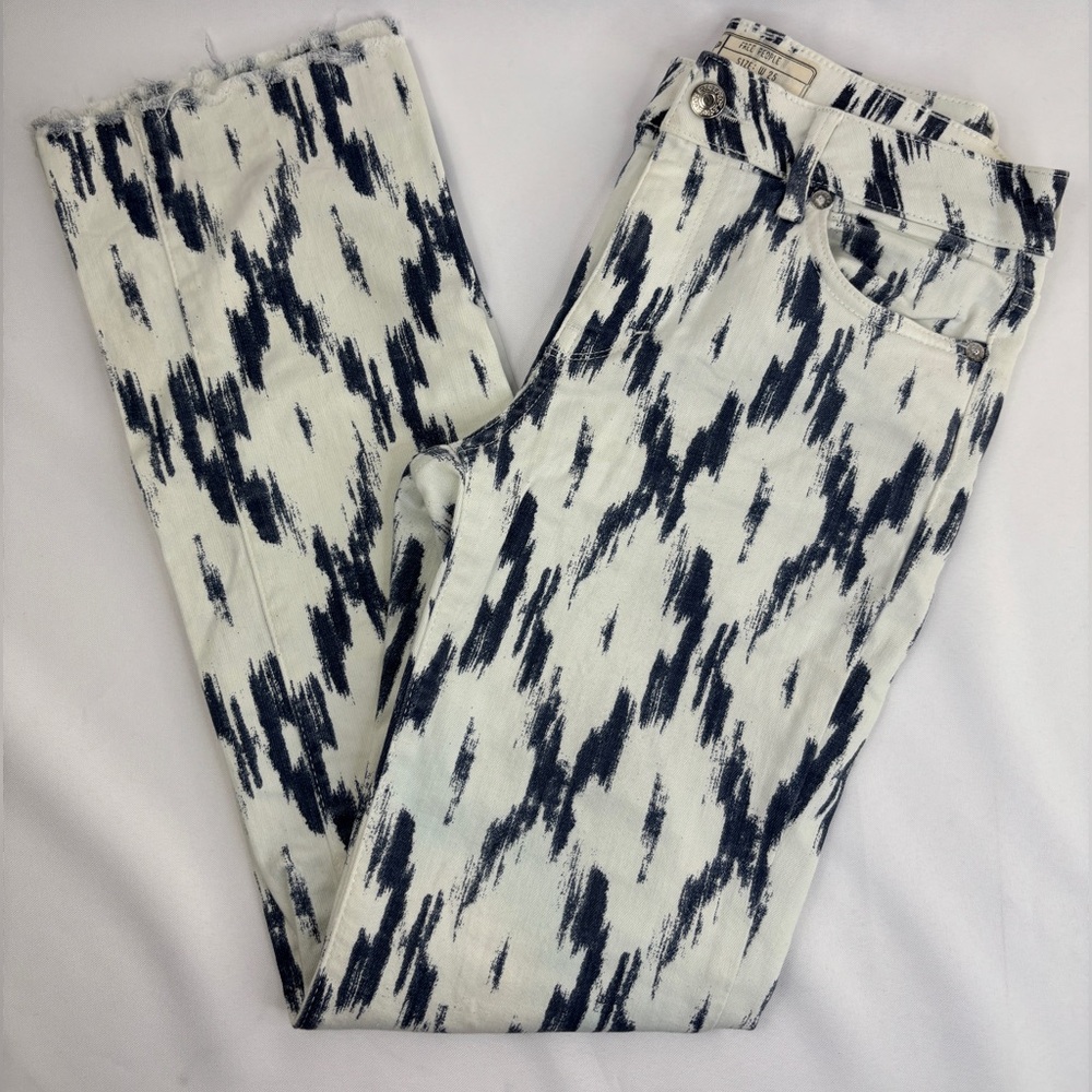 Free People Indigo Skies Tribal Ikat Crop Flare Jeans size 25